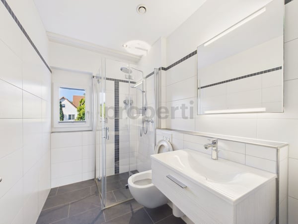 Moderne 4.5-Zimmer-Wohnung mit Balkon, Dachsen 8