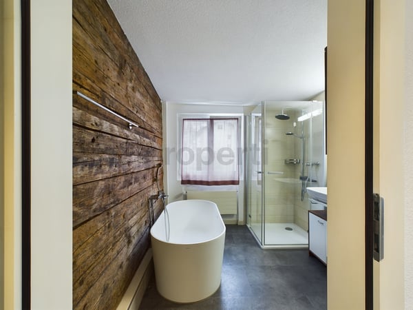 Ruhig gelegene 4.5 Maisonette-Wohnung mit herrlichem See- und Bergblick in Quarten 10