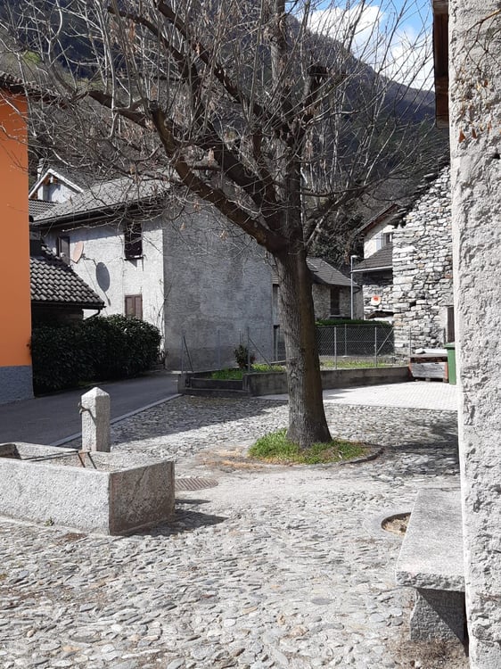 Charmantes 4,5-Zimmer-Einfamilienhaus in Renovation in Riviera-Iragna/Casa indipendente di 4,5 - ristrutturazione da completare per conto proprio - in Riviera Iragna 7