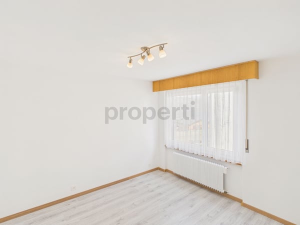 Grosszuegige 5.5-Zimmer-Wohnung mit Balkon, Unterbäch 7