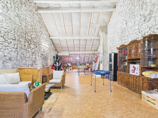 Grande maison historique rénovée au centre de Romont - idéal résidence ou investissement 9
