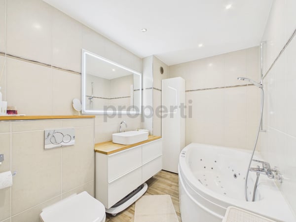 Familienfreundliches Zuhause, stilvoll saniert 5