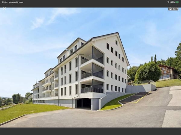 Magnifique attique avec vue superbe, grande mezzanine et transports à proximité immédiate 1