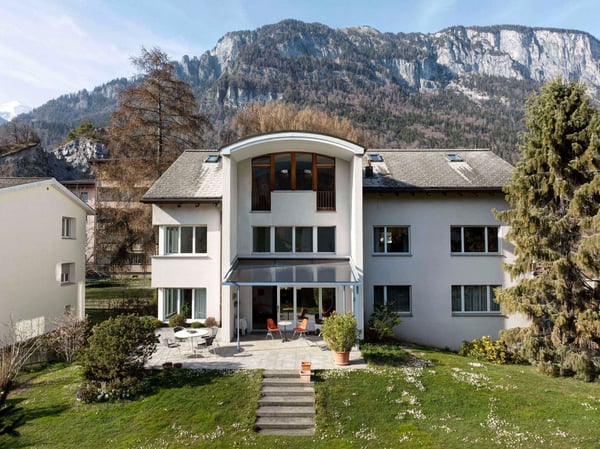 Stilvolle 5.5-Zimmer-Wohnung in Domat/Ems 1
