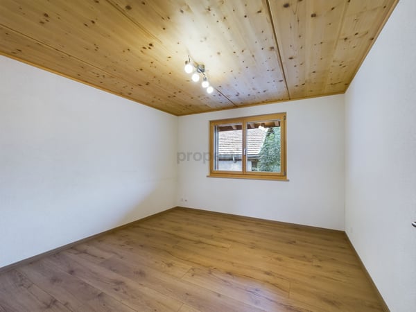 Grosser Balkon, herrlicher Sitzplatz und zwei Parkplätze inklusive 6