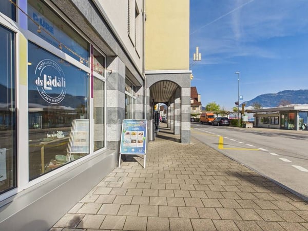 Attraktive Anlageimmobilie an bester Lage in Beckenried - Gewerbefläche mit Seesicht 12