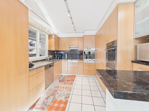 Einzigartige Maisonettewohnung mit Wintergarten und Cheminée in Amlikon-Bissegg 2