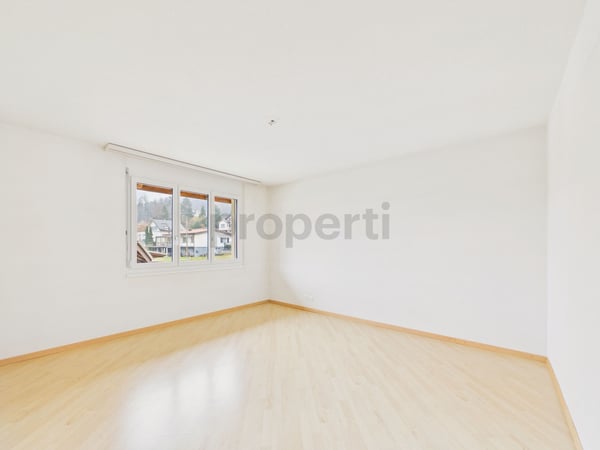 Moderne und helle 4.5-Zimmer-Maisonette, in Teufenthal 6