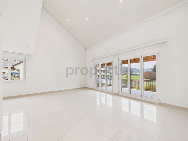 Moderne und helle 4.5-Zimmer-Maisonette, in Teufenthal 1