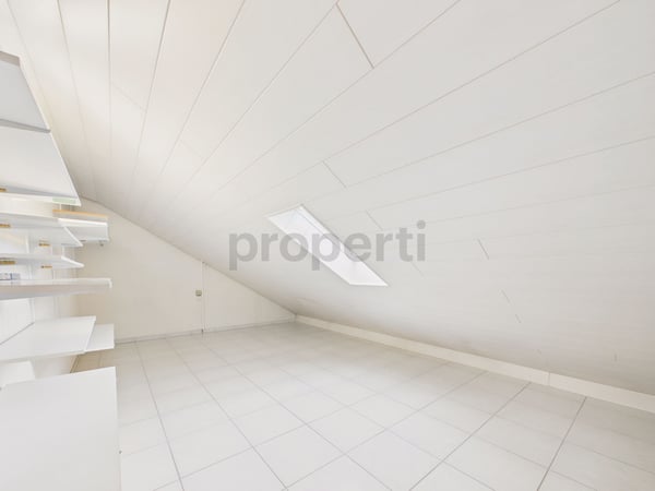 Moderne und helle 4.5-Zimmer-Maisonette, in Teufenthal 10