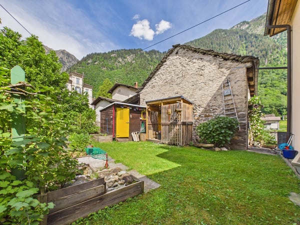 Elegante 2.5 locali row-house con balcone, Blenio 10