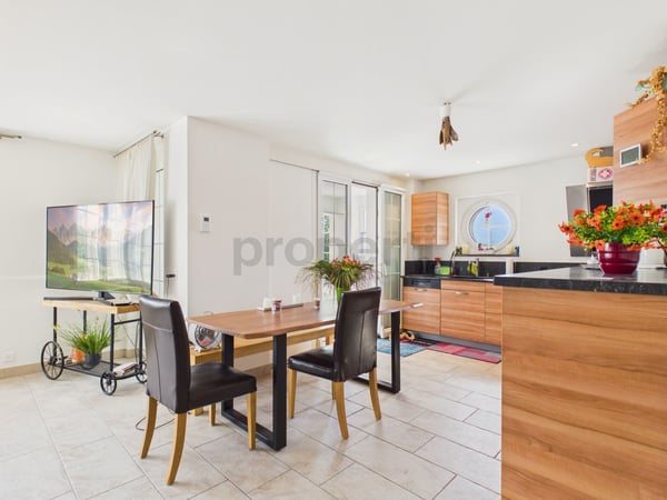 Traumhafte 4.5-Zimmer-Wohnung mit Wintergarten, Terrasse und Weitblick in Fläsch 5