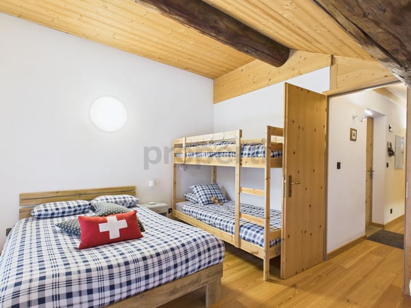 Tradition trifft Komfort: 2.5 Zimmer Zweitwohnung in Nufenen - naturverbunden und doch modern 8