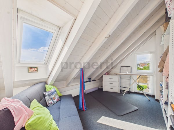 Elegante Maisonette-Wohnung mit modernem Wohnkomfort in Weiach 10