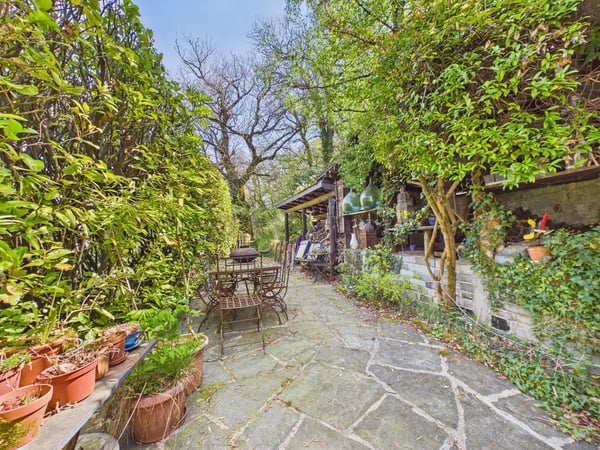Elegante villa bifamiliare 12 locali con ampio parco di proprietà a Robasacco 8