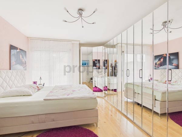 Grosszügiges 7.5-Zimmer-Einfamilienhaus mit Balkon 8