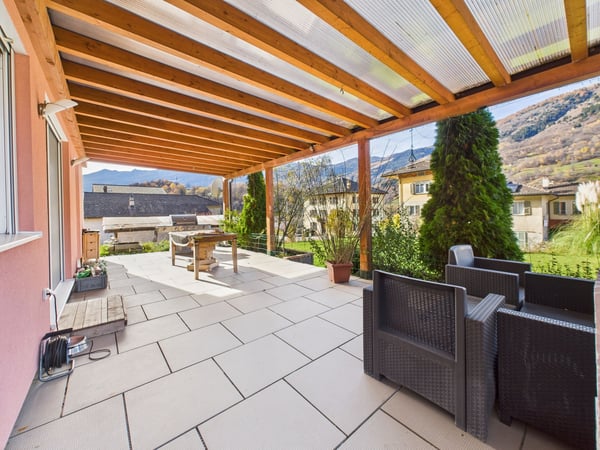 Affascinante villa a Blenio - design moderno e spazi generosi in un contesto pittoresco 6