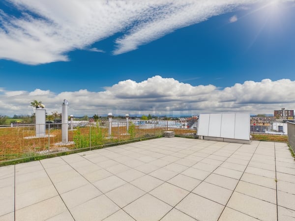 WEITBLICK MIT MODERNEM AUSBAU 10