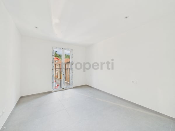Moderno appartamento 3.5 locali con colonnina di ricarica auto elettrica, Biasca 6