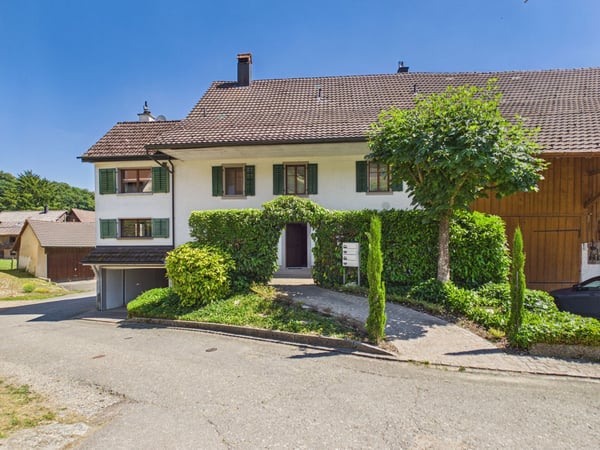 Historisches Bauernhaus mit zwei Wohneinheiten und vielseitigem Potenzial in Vogelsang (Lengnau AG)