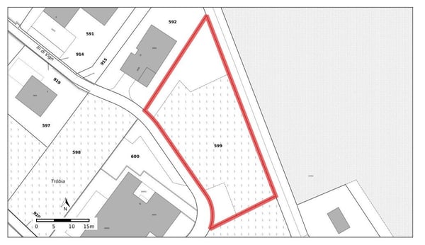 Terreno edificabile pianeggiante in vendita a Cresciano, 6705 Riviera 4
