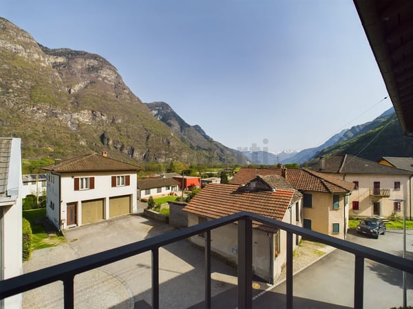 Idyllisches Einfamilienhaus mit 4.5 Zimmern in RivieraIdilliaca casa indipendente con 4,5 locali in Riviera 9