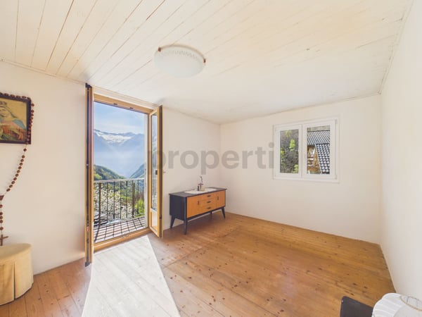 Casa unifamiliare con torba, giardino,vista panoramica RESIDENZA PRIMARIA E SECONDARIA IN VAL CALANCA 9