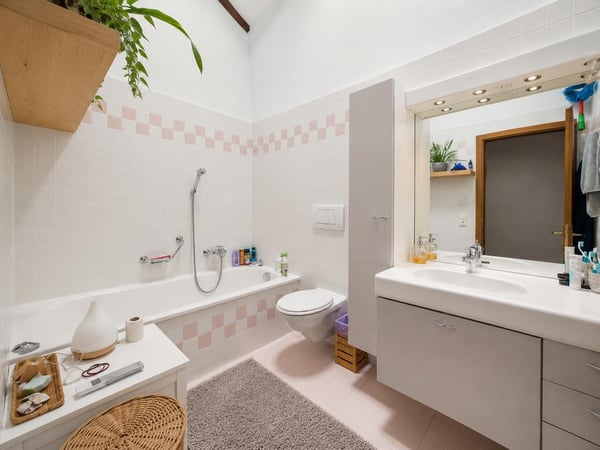 Elegante appartamento 4.5 locali in villa bifamiliare con giardino, Arbedo-Castione 10