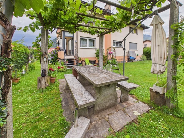 Elegante appartamento 4.5 locali in villa bifamiliare con giardino, Arbedo-Castione 12