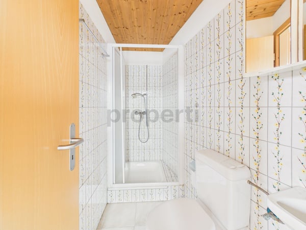 Brissago - Bifamiliare con vista lago, piscina e grande potenziale di sviluppo 11