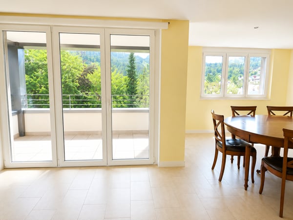 Appartement meublé avec balcon ensoleillé, garage intérieur disponible et proche de la gare 1