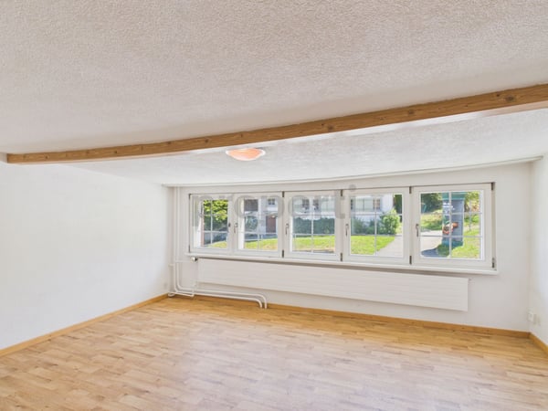 Mehrfamilienhaus mit zwei separate Wohnungen (4.5 & 3.5 Zimmer) an ruhiger Lage mit grossem Potenzial 9