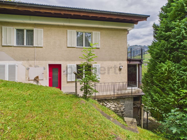 Geräumiges 7-Zimmer-Mehrfamilienhaus im Kurort Oberiberg 1