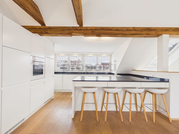 Exklusive 6.5-Zimmer-Attikawohnung mit sonnigem Balkon in Basel 1