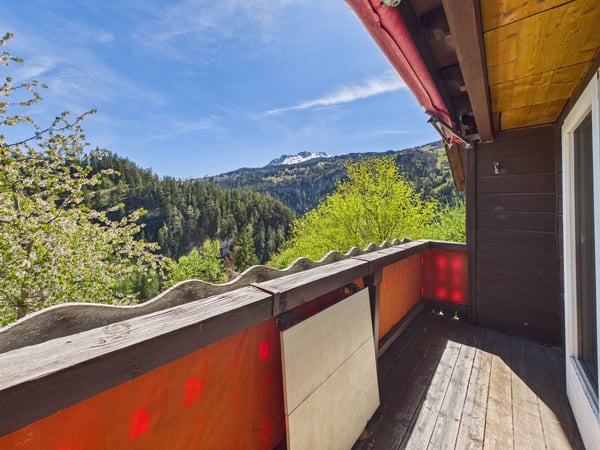 Grosszügiges 9 Zimmer-Haus mit vielseitigem Gestaltungsspielraum in Alvaschein 5