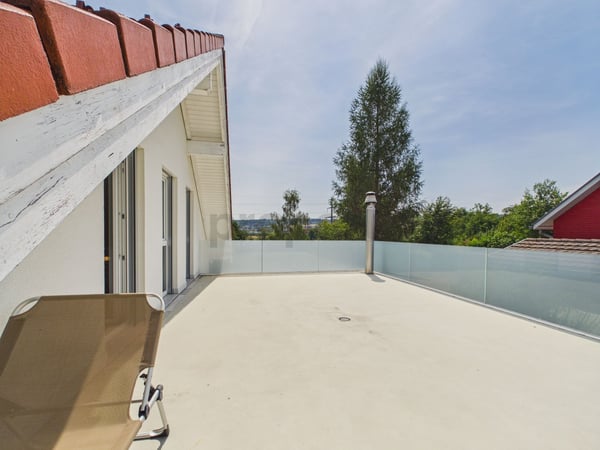 Unverbaubare Aussicht ins Grüne, Minergie-Standard und grosser, terrassierter Garten 12