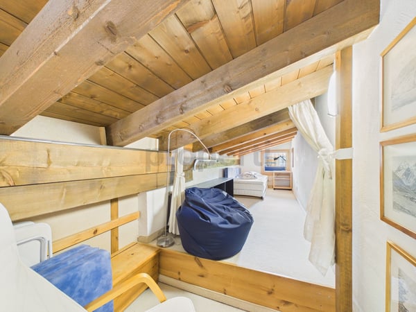Stilvolle möbilierte 2.5-Zimmer-Dachwohnung 7