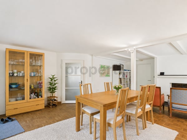 Charmante 6.5-Zimmer-Detached-House mit Bergsicht, Freudwil 2