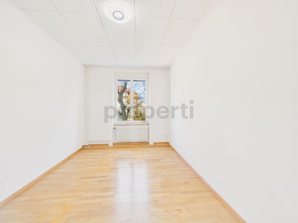 Zentral gelegene 4.5-Zimmer-Etagenwohnung mit 200 m2 grosser Terasse + 18 m2 Wintergarten in St. Gallen 7
