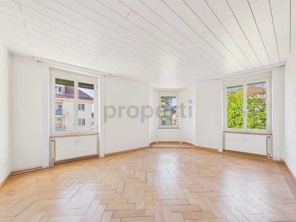 Zentral gelegene 4.5-Zimmer-Etagenwohnung mit 200 m2 grosser Terasse + 18 m2 Wintergarten in St. Gallen 2