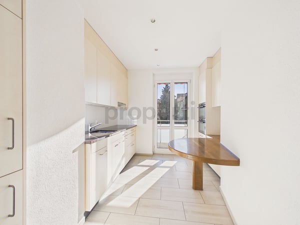 Zentral gelegene 4.5-Zimmer-Etagenwohnung mit 200 m2 grosser Terasse + 18 m2 Wintergarten in St. Gallen 9