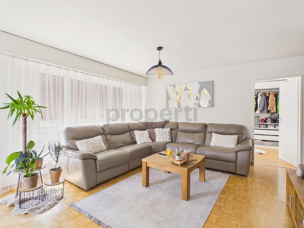 Helle 5.5-Zimmer-Wohnung mit Balkon, Tafers 1