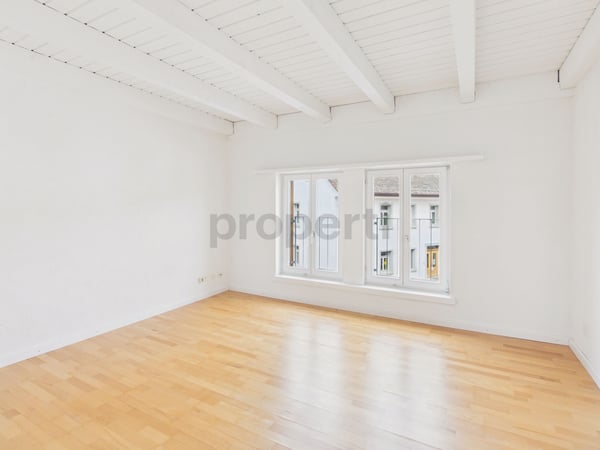 Gemütliche 4.5-Zimmer-Dachwohnung mit Balkon in Beringen 9
