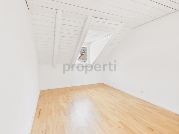Gemütliche 4.5-Zimmer-Dachwohnung mit Balkon in Beringen 7