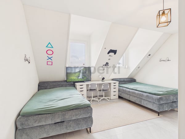 Ankommen, wohlfühlen, zuhause sein - charmante 6.5 Zimmer Maisonette auf zwei Ebenen 11