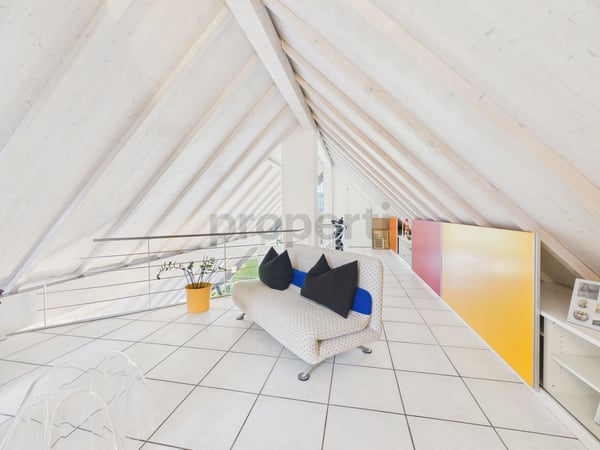 Helle 3.5-Zimmer-Dachwohnung mit Seesicht in Uster 8