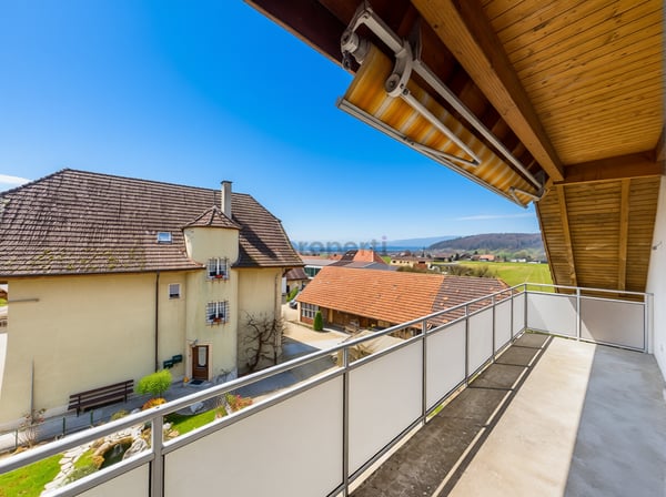 Ruhige 3.5-Zimmer-Dachwohnung mit Charme und Südwestbalkon in Diessbach 7