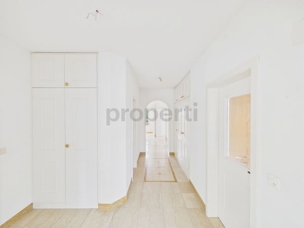 Appartement de 4,5 pièces, chauffage au sol, garage et place extérieure inclus 8