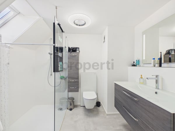 Familienfreundliches Zuhause mit viel Platz, Garten und zahlreichen Extras 9