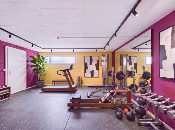 Privater Pool und traumhafte Naturkulisse: 235 m² Wohnfläche, Garagenplätze und rasche Nähe zu Basel 11